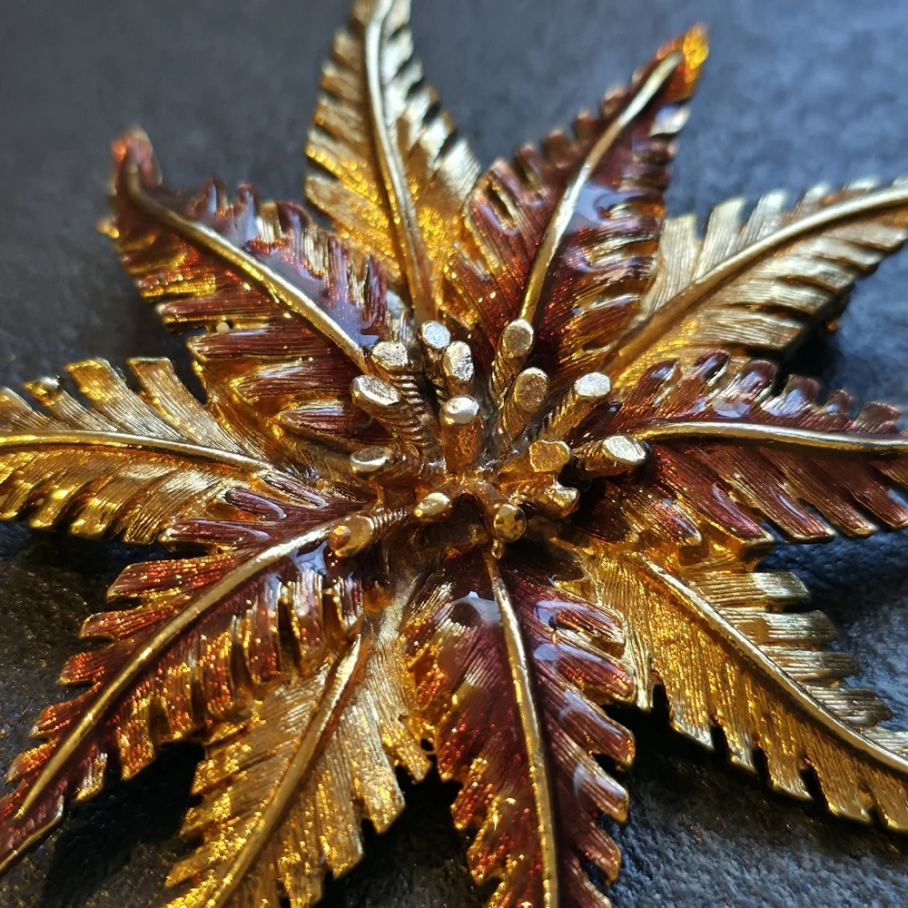 Vintage Gold Tone Enamel Flower Brooch